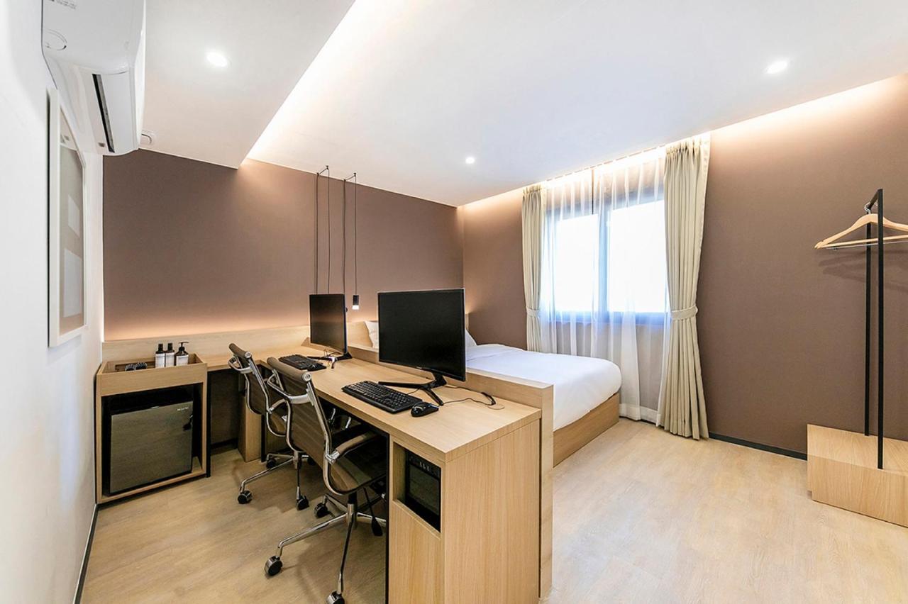 Hotel Yaja Gimhae Exterior photo